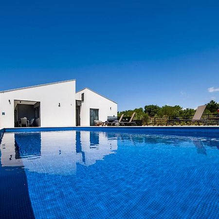 Villa Xo ロヴィニ エクステリア 写真