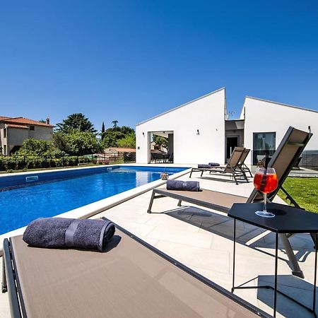 Villa Xo ロヴィニ エクステリア 写真