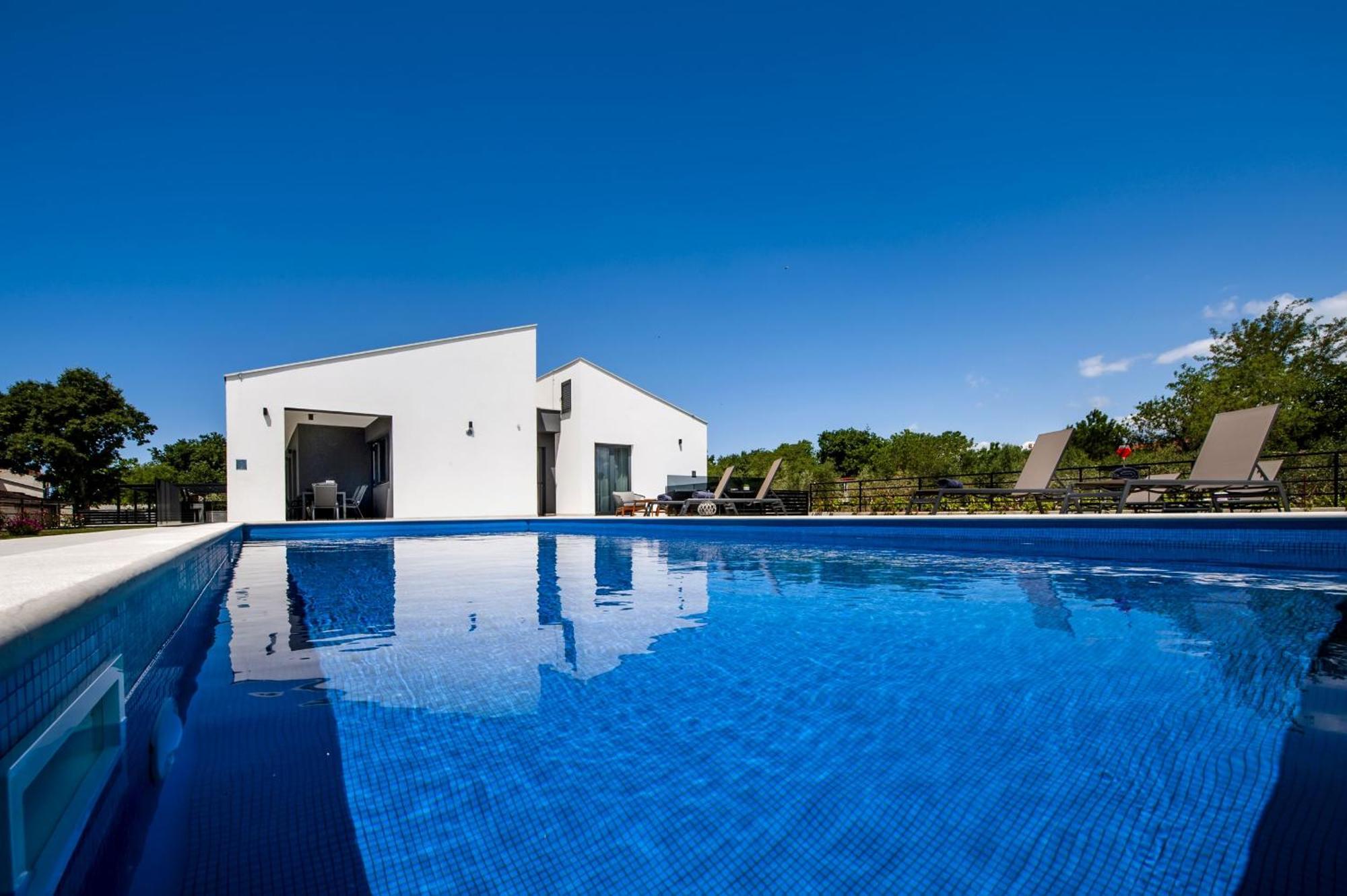 Villa Xo ロヴィニ エクステリア 写真