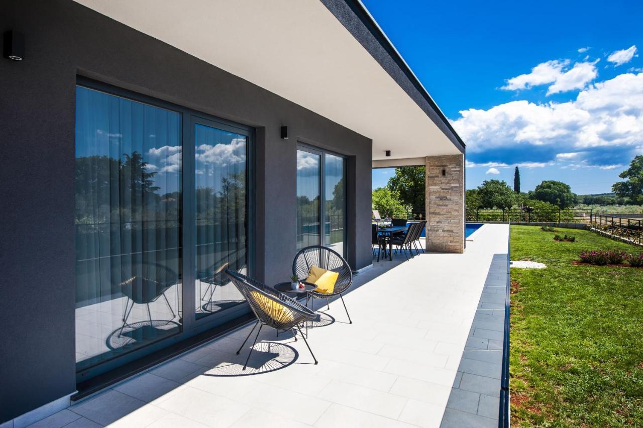 Villa Xo ロヴィニ エクステリア 写真